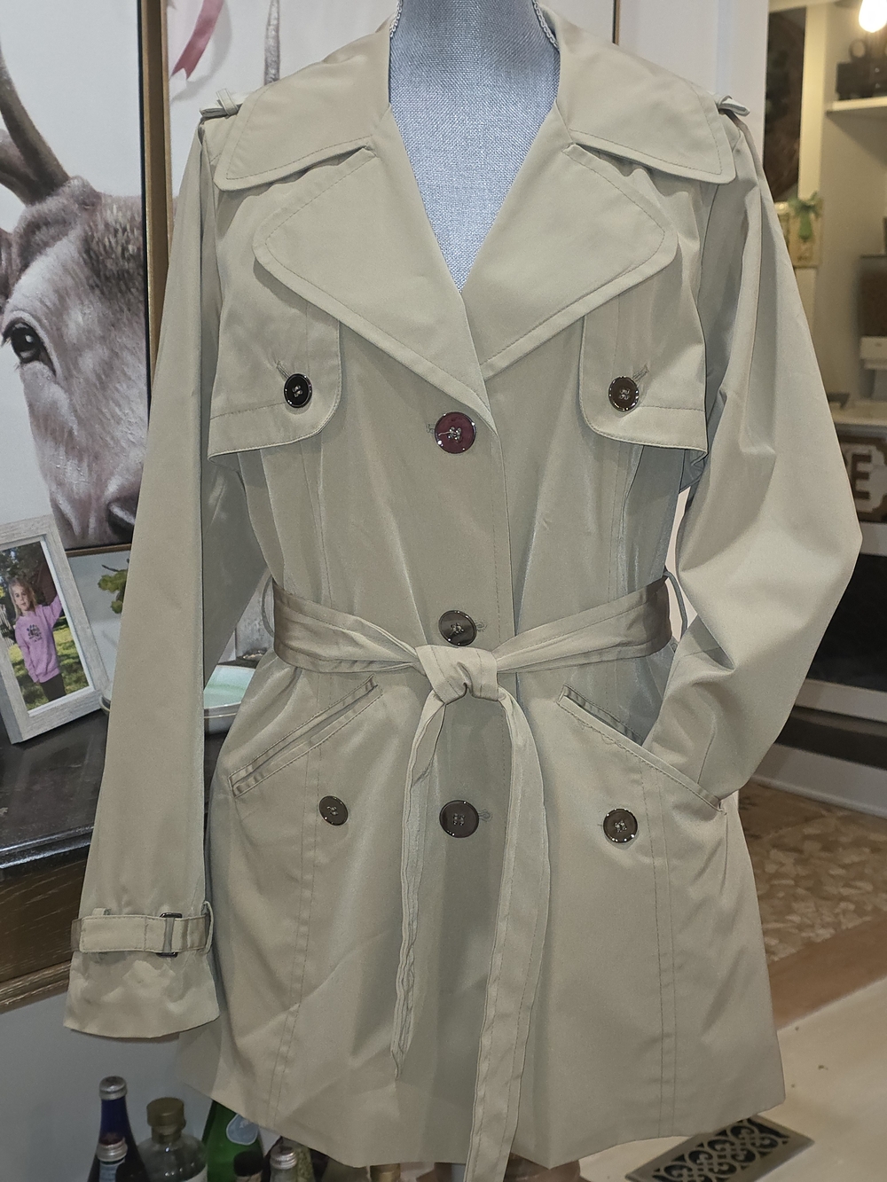 Women's Light Beige Double-Breasted Trench Coat with Waist Tie. Vintage.